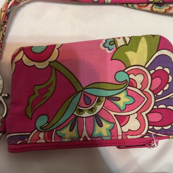 Vera Bradley Black Fabric Zip Around Wallet & Pink Floral VB ID Lanyard - Picture 4 of 14